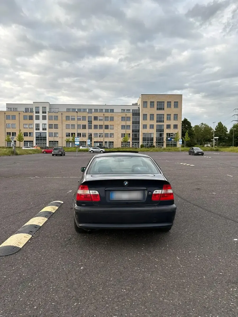 Gebraucht BMW 316 Basis 115 PS (84 kW) 2003 Blau Limousine