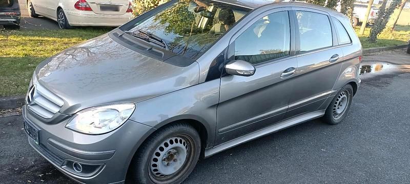 Gebraucht Mercedes B170 115 PS (84 kW) 2007 Braun Van / Kleinbus