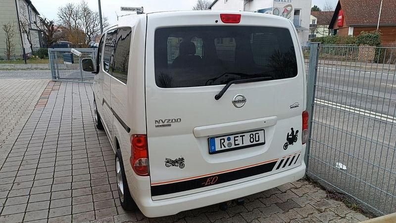 Gebraucht Nissan Evalia 110 PS (80 kW) 2017 Weiß Van / Kleinbus