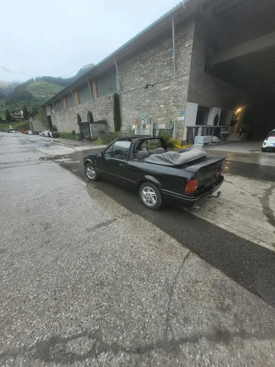 Gebraucht Ford Escort Cabriolet 74 PS (54 kW) 1988 Schwarz Cabrio