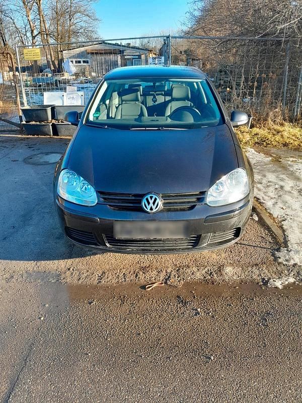 Schwarz Gebraucht 2005 VW Golf IV Kleinwagen | 1.490 € (Fairer Preis) - Bild 1/4