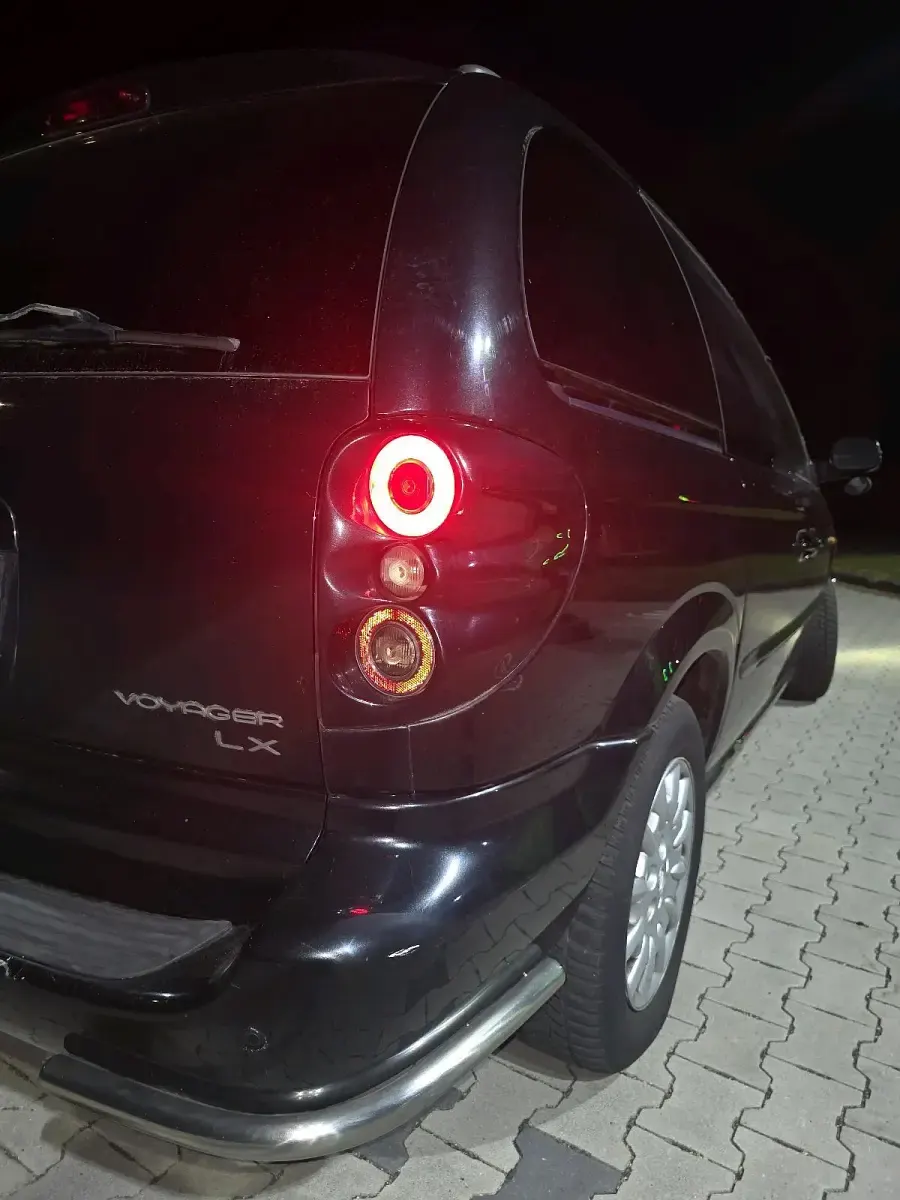 Gebraucht Chrysler Voyager 174 PS (127 kW) 2003 Schwarz Van / Kleinbus