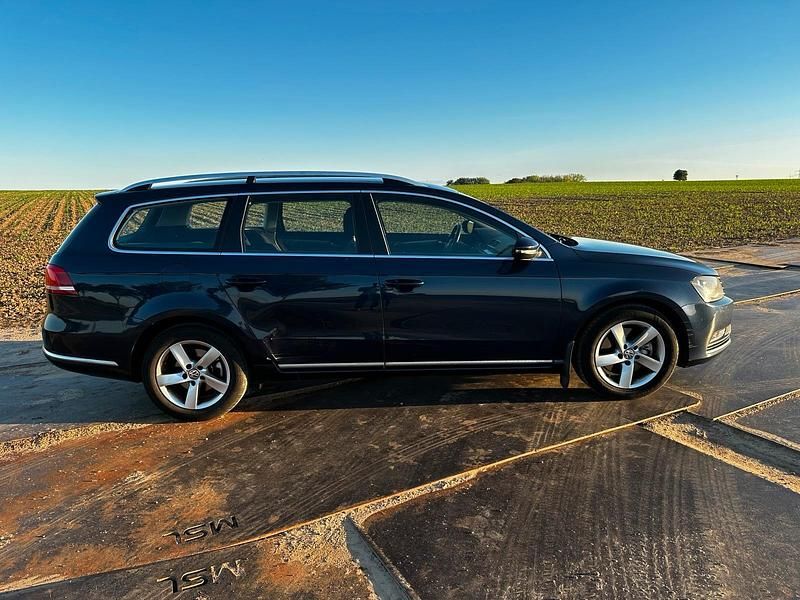 Gebraucht VW Passat Comfortline 140 PS (102 kW) 2011 Blau Kombi