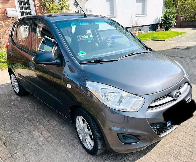 Gebraucht Hyundai i10 68 PS (50 kW) 2013 Grau Kleinwagen