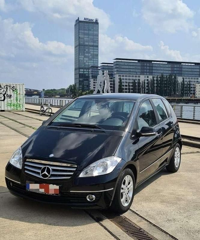 Schwarz Gebraucht 2010 Mercedes A180 Kleinwagen | 5.500 € (Fairer Preis) - Bild 1/4