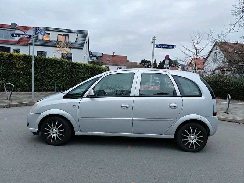 Gebraucht Opel Meriva 89 PS (65 kW) 2006 Silber Van / Kleinbus