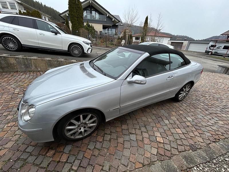 Gebraucht Mercedes CLK320 224 PS (164 kW) 2006 Silber Cabrio