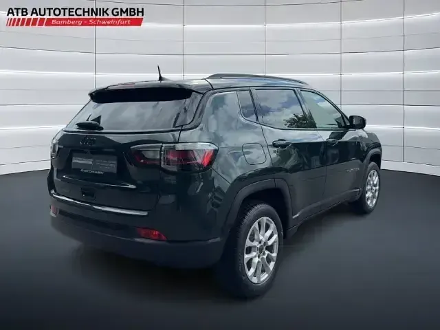 Usado Jeep Compass North 131 HP (96 kW) 2024 Verde SUV