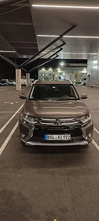 Gebraucht Mitsubishi Outlander Plus 150 PS (110 kW) 2018 Braun SUV