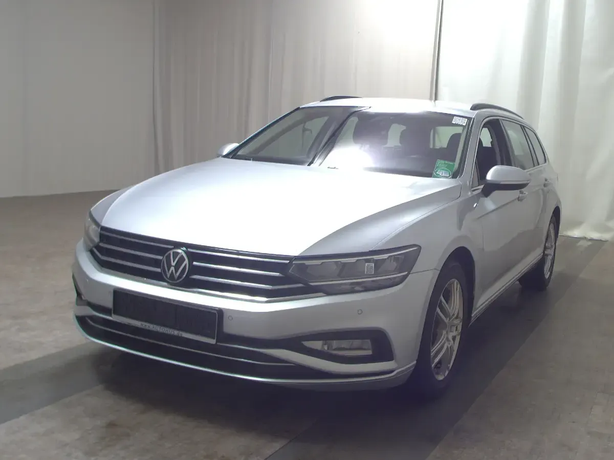 Gebraucht VW Passat Business 150 PS (110 kW) 2022 Grau Kombi