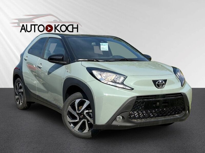 Grün Neu 2024 Toyota Aygo Team Kleinwagen | 18.840 € - Bild 1/4