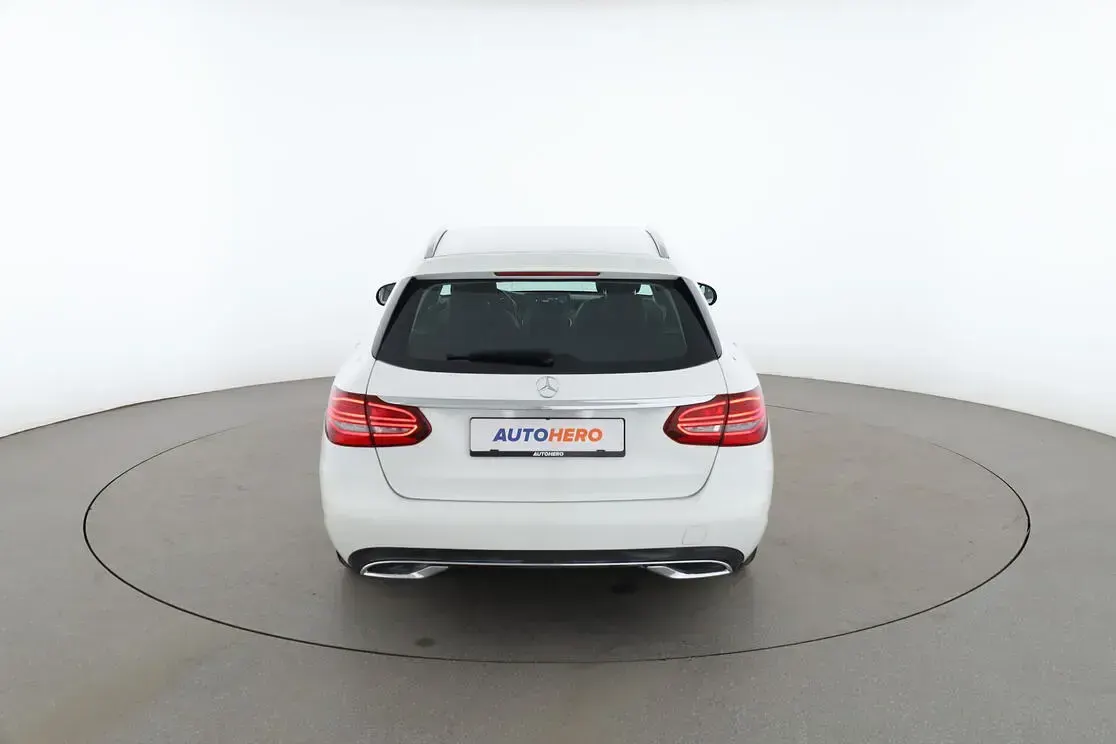 Gebraucht Mercedes C180 Avantgarde 156 PS (114 kW) 2019 Weiß Kombi