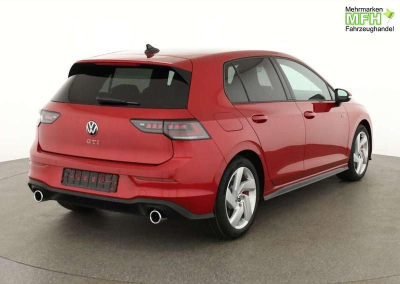 Neu VW Golf VIII GTI 265 PS (194 kW) 2026 Kings red metallic Limousine