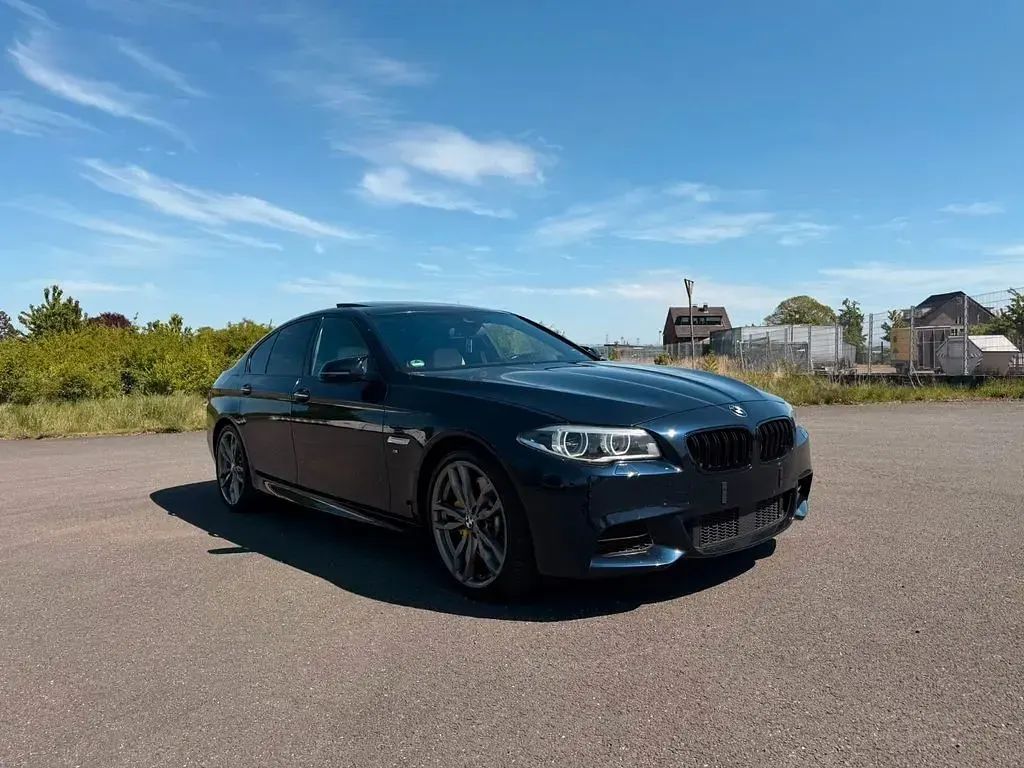 Gebraucht BMW M550 Performance 381 PS (280 kW) 2015 Weiß Limousine