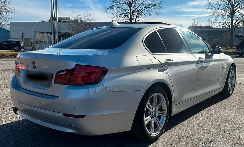 Gebraucht BMW 525 204 PS (150 kW) 2011 Silber Limousine