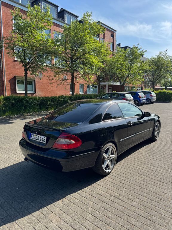 Schwarz Gebraucht 2006 Mercedes CLK350 Elegance Coupé | 4.990 € (Superpreis) - Bild 1/4