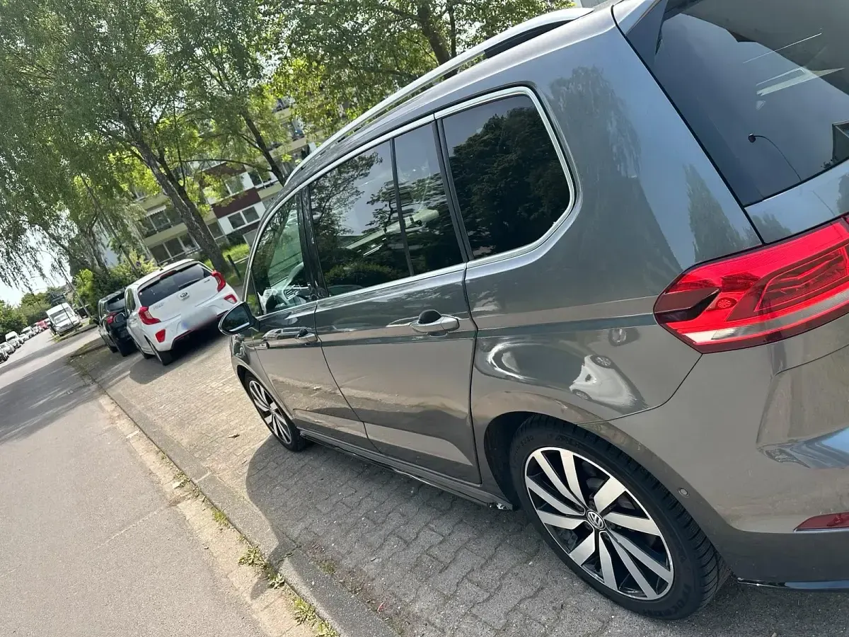 Gebraucht VW Touran R-line 190 PS (139 kW) 2017 Grau Van / Kleinbus