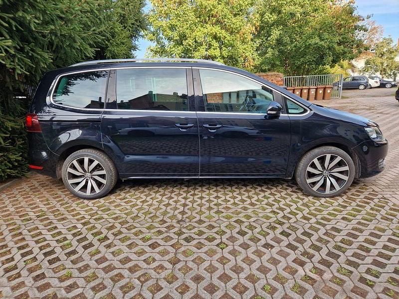 Gebraucht VW Sharan Highline 184 PS (135 kW) 2015 Schwarz Van / Kleinbus