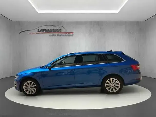 Gebraucht Skoda Superb Ambition 150 PS (110 kW) 2024 Race blau Kombi