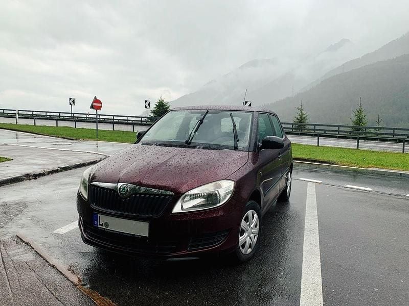 Rot Gebraucht 2011 Skoda Fabia Special Kleinwagen | 3.200 € (Fairer Preis) - Bild 1/4