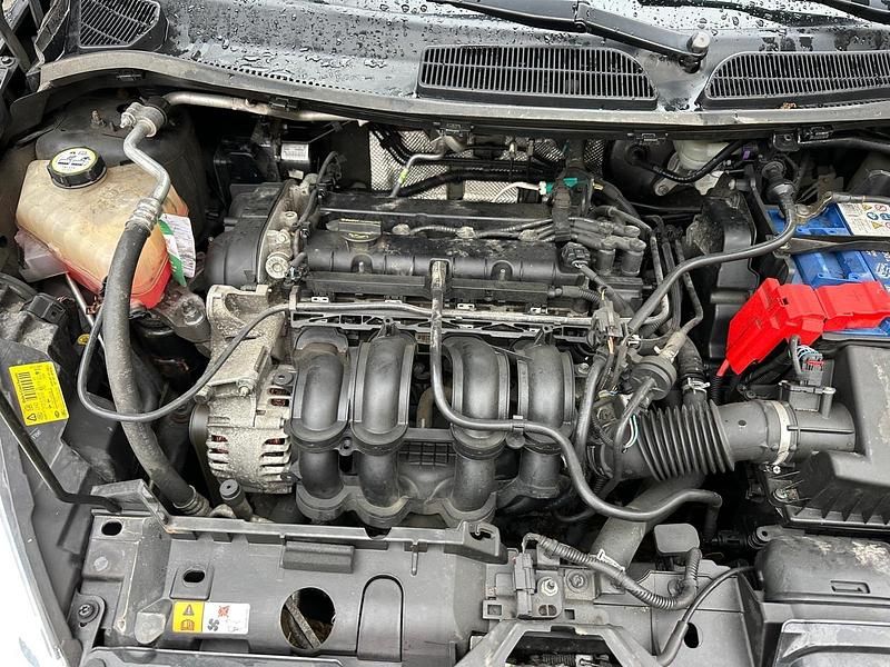 Gebraucht Ford Fiesta 135 PS (99 kW) 2012 Schwarz Kleinwagen