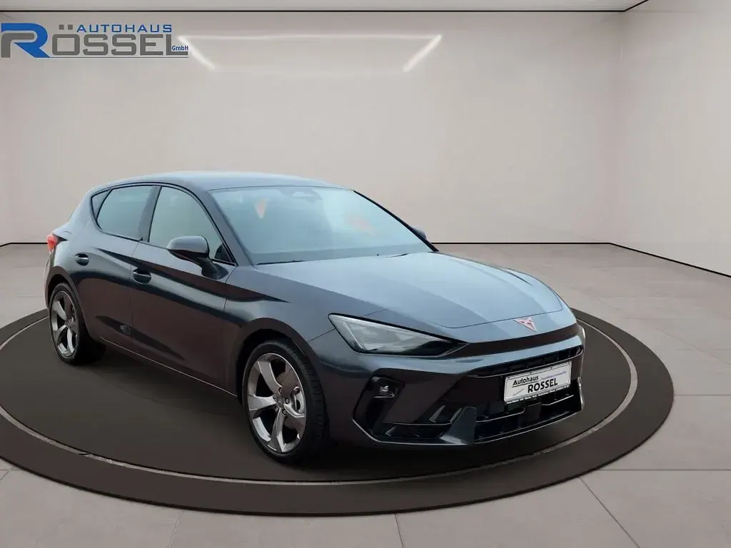 Neu Cupra Leon 150 PS (110 kW) 2026 Grau Limousine