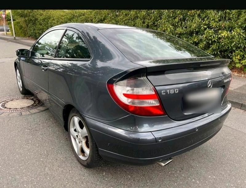 Gebraucht Mercedes C180 143 PS (105 kW) 2007 Grau Coupé