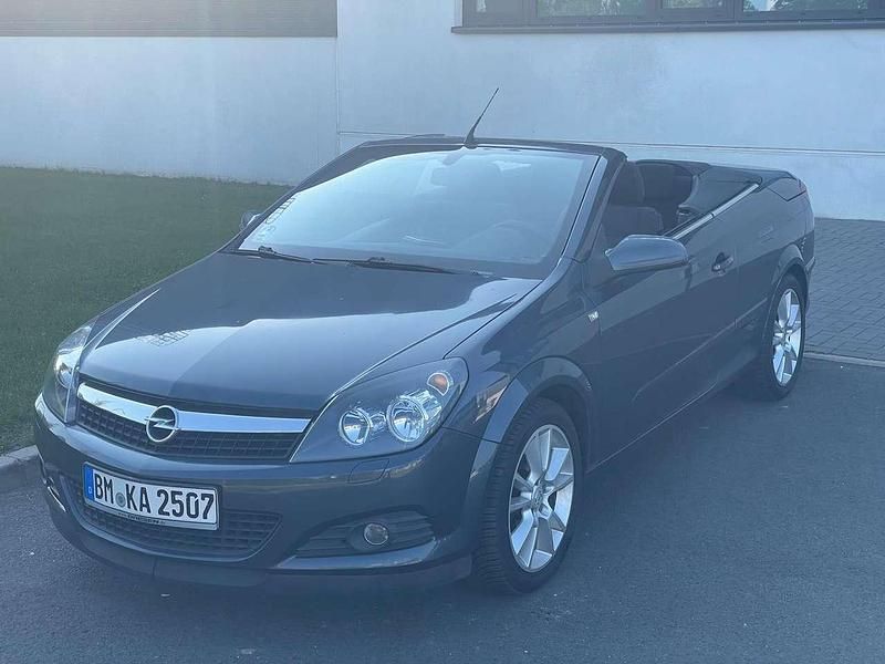 Blau Gebraucht 2006 Opel Astra Cabriolet Edition Cabrio | 2.800 € (Fairer Preis) - Bild 1/4