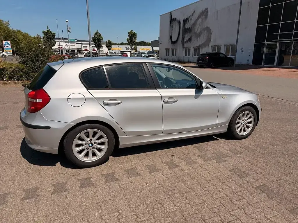 Gebraucht BMW 118 143 PS (105 kW) 2007 Silber Kleinwagen