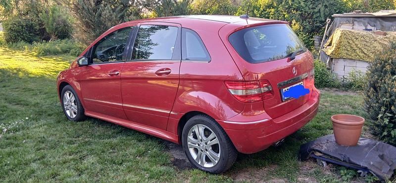 Gebraucht Mercedes E200 193 PS (141 kW) 2006 Rot Kombi