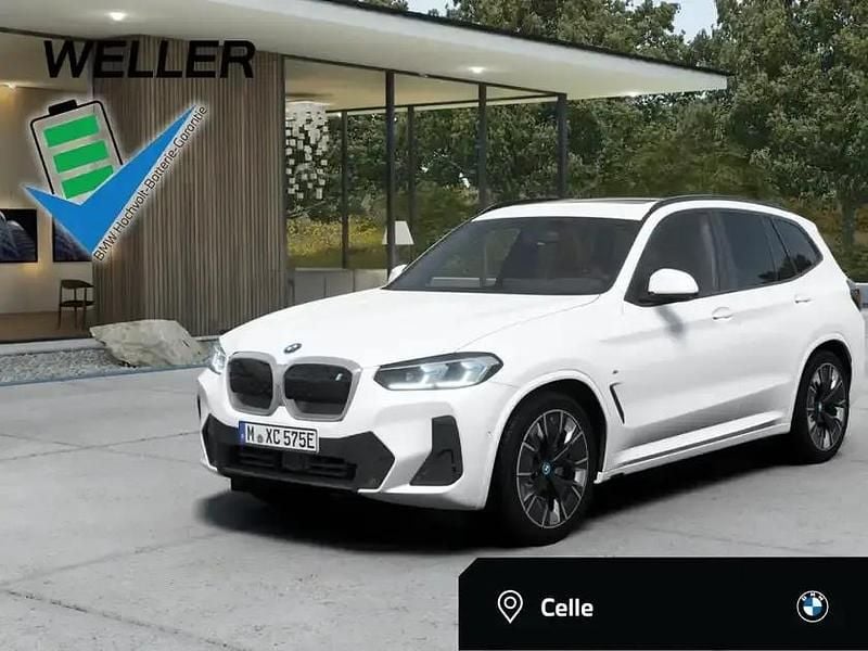 Gebraucht BMW iX3 Comfort Edition 210 kW (286 PS) 2023 Mineralweiß (weiß) SUV