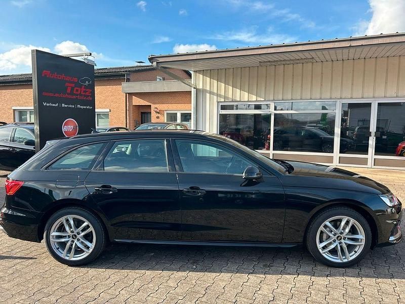 Gebraucht Audi A4 Advanced Plus 204 PS (150 kW) 2022 Schwarz Kombi