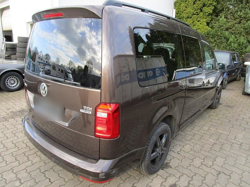 Gebraucht VW Caddy Maxi 102 PS (75 kW) 2016 Braun Van / Kleinbus