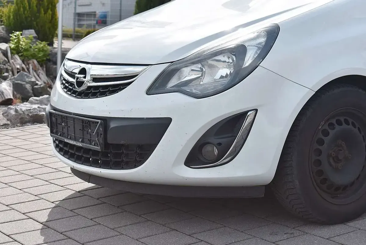 Gebraucht Opel Corsa Color Edition 87 PS (63 kW) 2014 Weiß Kleinwagen