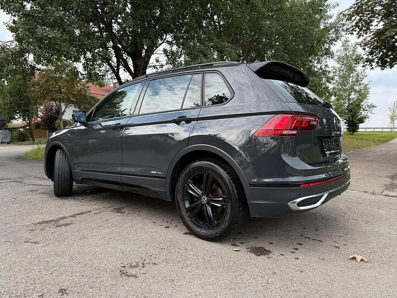 Gebraucht VW Tiguan Sportline 150 PS (110 kW) 2023 Grau SUV