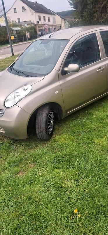 Gebraucht Nissan Micra 65 PS (47 kW) 2004 Gold Kleinwagen