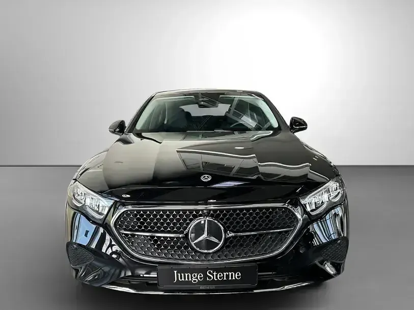 Gebraucht Mercedes E200 Avantgarde 204 PS (150 kW) 2025 Schwarz Limousine