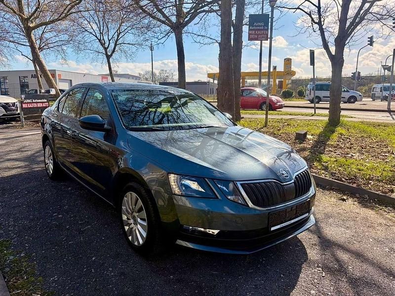 Gebraucht Skoda Octavia Ambition 116 PS (85 kW) 2017 Grau Limousine