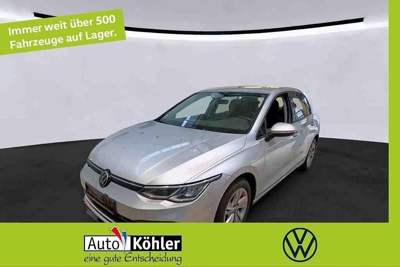Reflexsilber Gebraucht 2023 VW Golf VIII Life | 21.820 € (Fairer Preis) - Bild 1/3