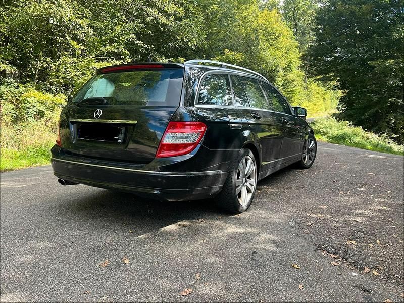 Gebraucht Mercedes C220 Avantgarde 170 PS (125 kW) 2010 Schwarz Kombi