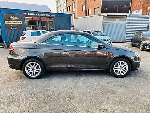 Gebraucht VW Eos 140 PS (102 kW) 2014 Braun Cabrio