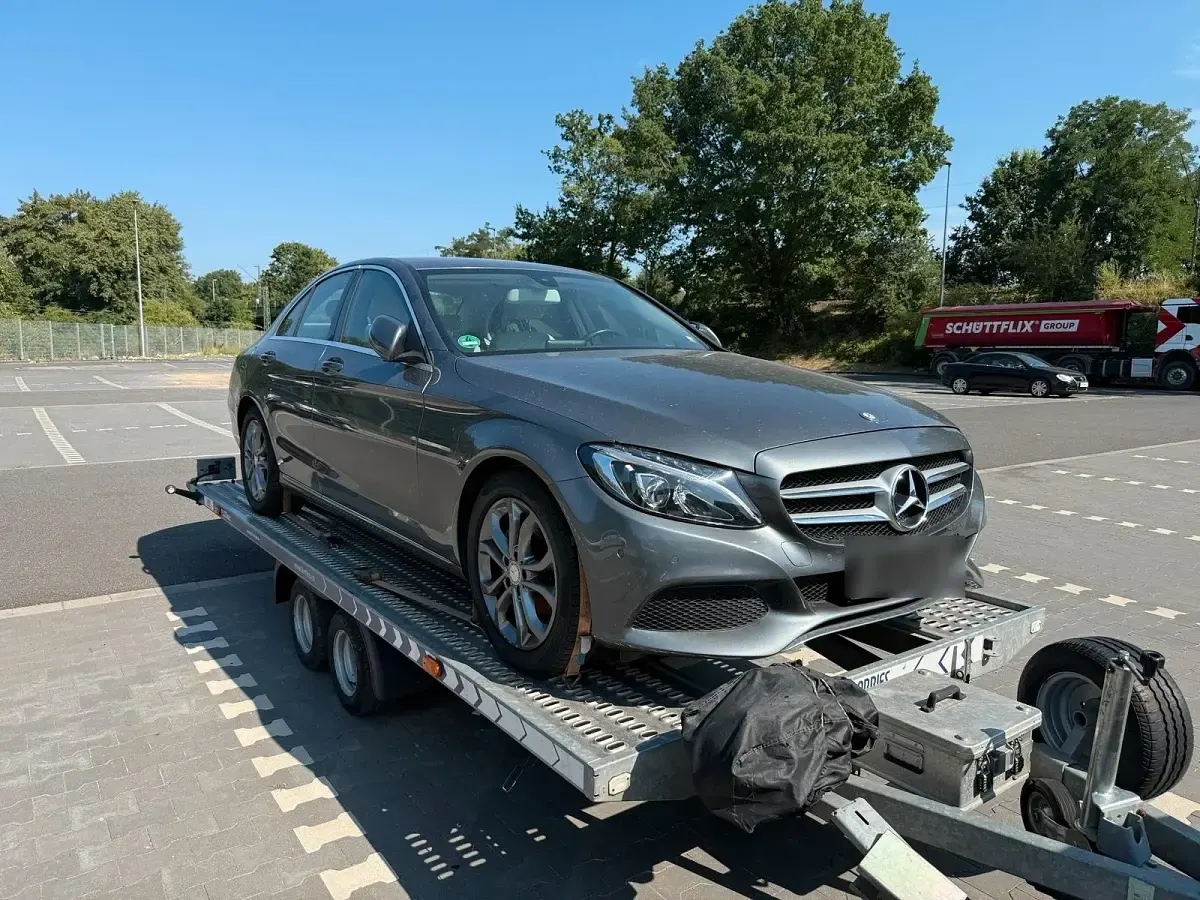 Gebraucht Mercedes C180 Avantgarde 116 PS (85 kW) 2016 Grau Limousine