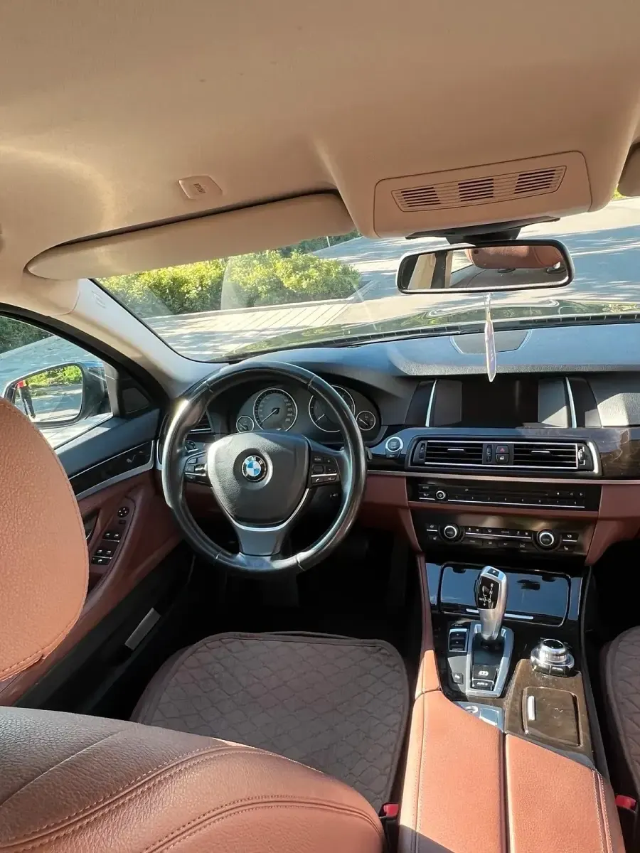 Second-hand BMW 520 190 CP (139 kW) 2015 Negru Berlinǎ
