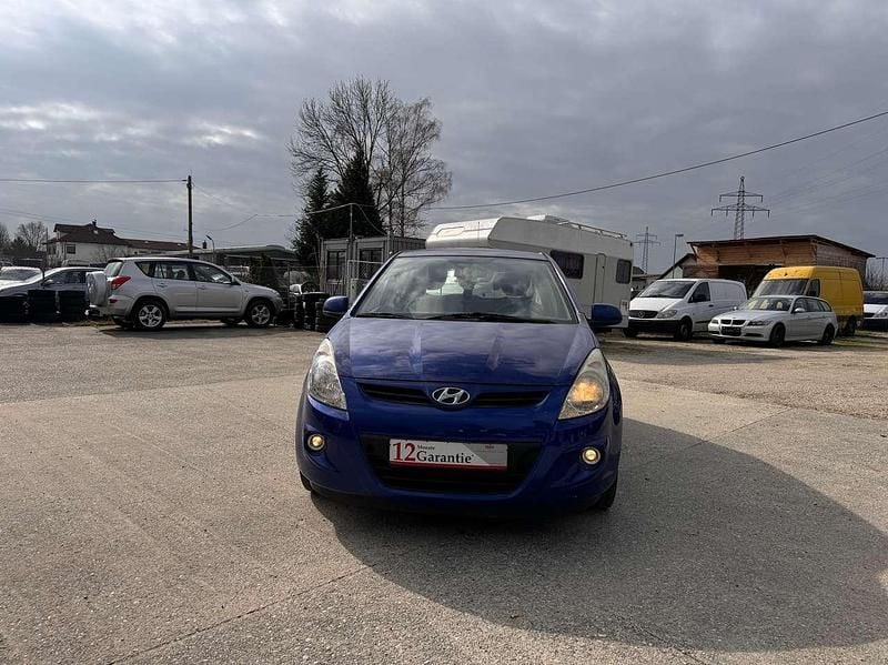 Gebraucht Hyundai i20 Edition+ 77 PS (56 kW) 2011 Sparkle blue Kleinwagen