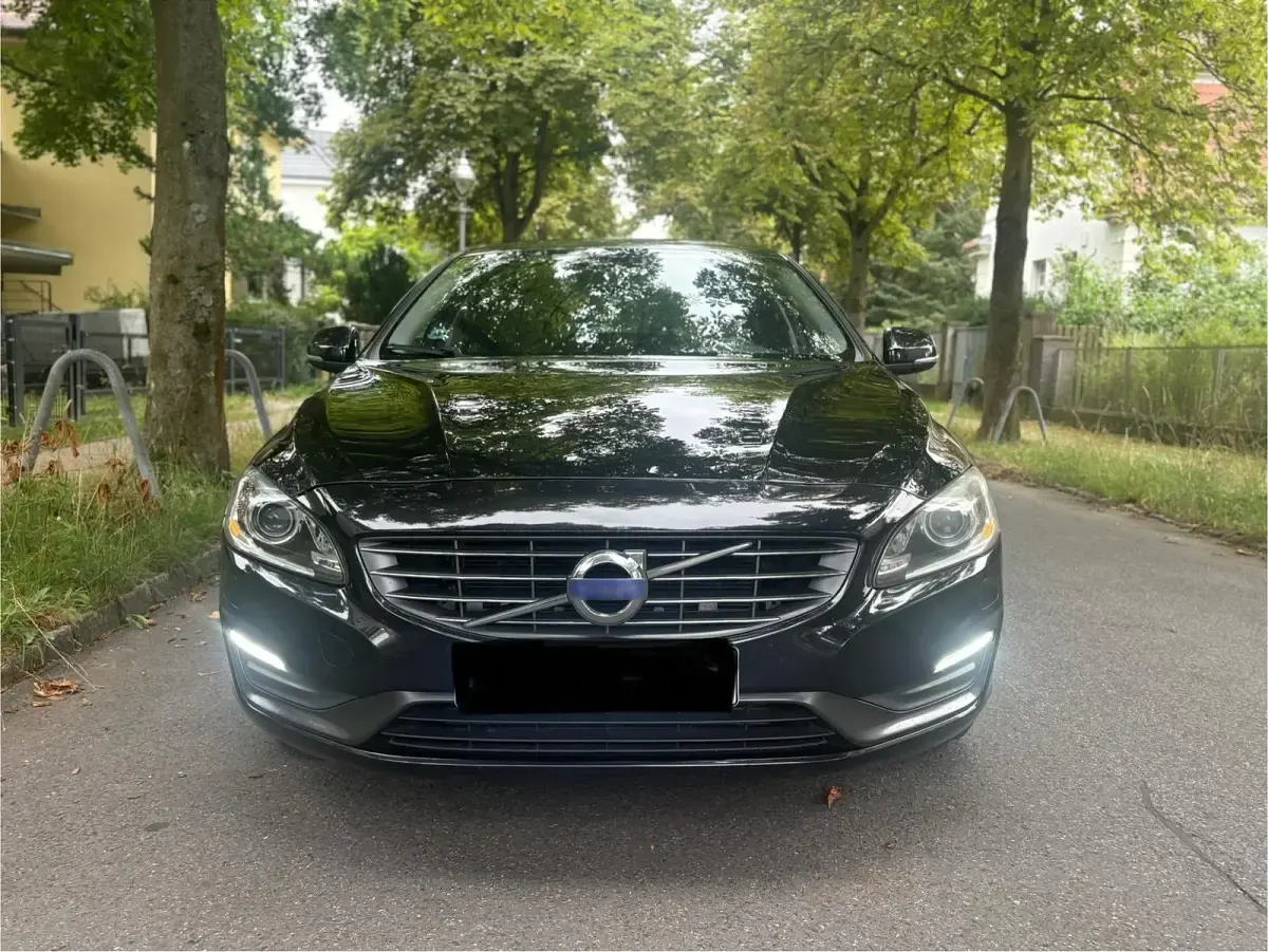 Gebraucht Volvo V60 180 PS (132 kW) 2014 Schwarz Kombi