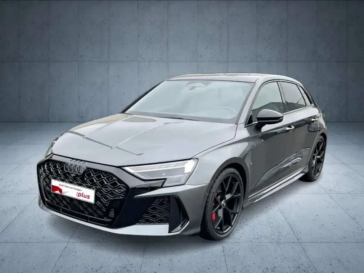 Gebraucht Audi RS3 Sport 400 PS (294 kW) 2025 Daytonagrau perleffekt Limousine
