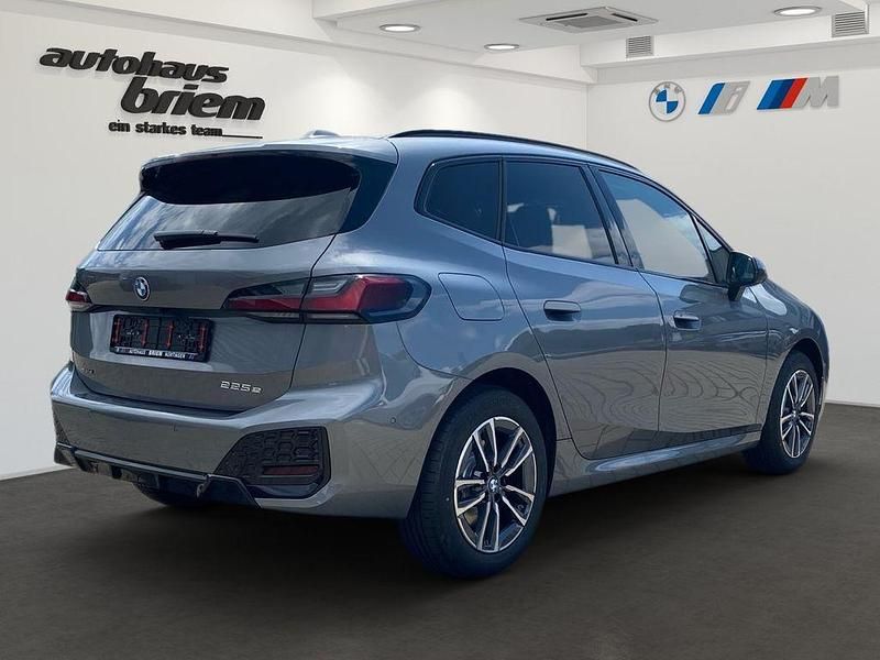 Neu BMW 225 Performance 245 PS (180 kW) 2026 Grau Van / Kleinbus
