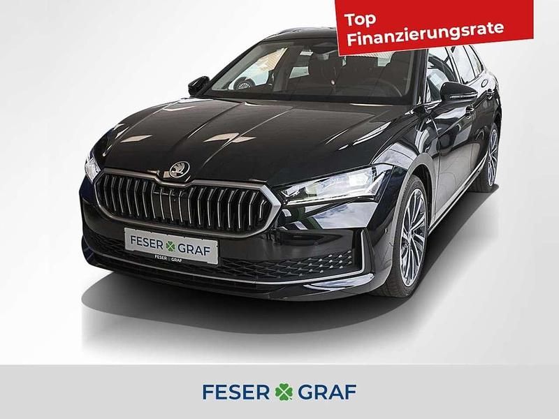 Onyxschwarz metallic Gebraucht 2024 Skoda Superb LAURIN & KLEMENT Kombi | 39.980 € (Etwas zu teuer) - Bild 1/4