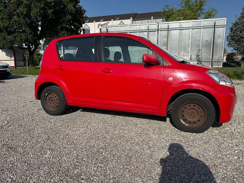 Rot Gebraucht 2008 Subaru Justy Trend Kleinwagen | 990 € (Fairer Preis) - Bild 1/4