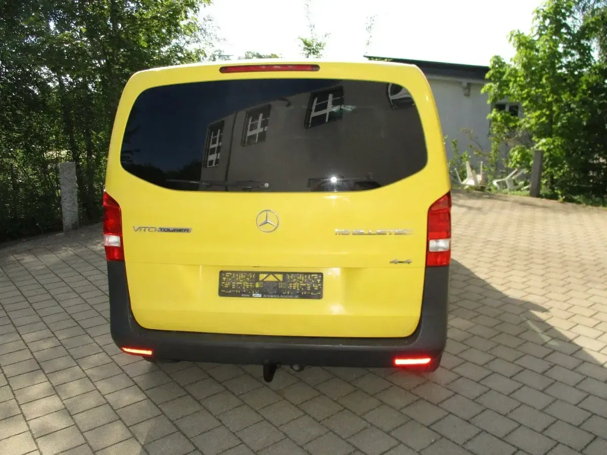 Gebraucht Mercedes Vito 163 PS (119 kW) 2016 Gelb Van